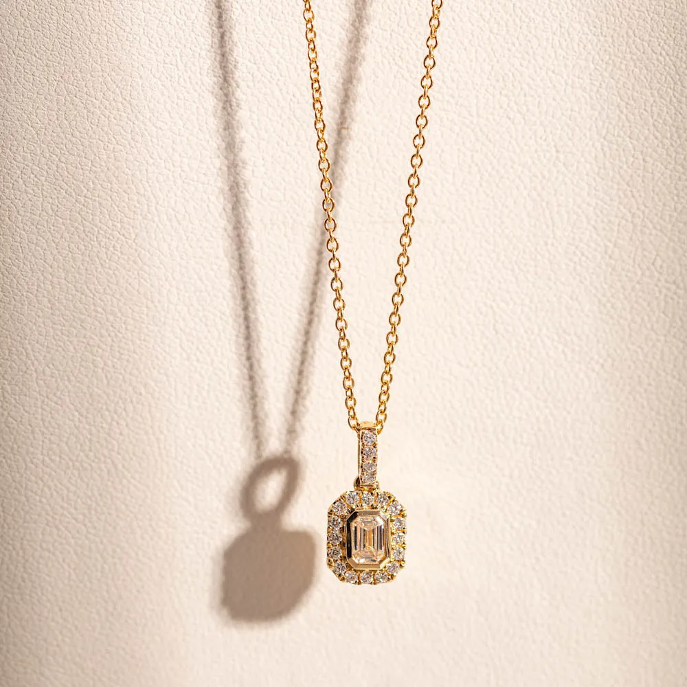 18ct Yellow Gold Emerald Cut Diamond Pendant