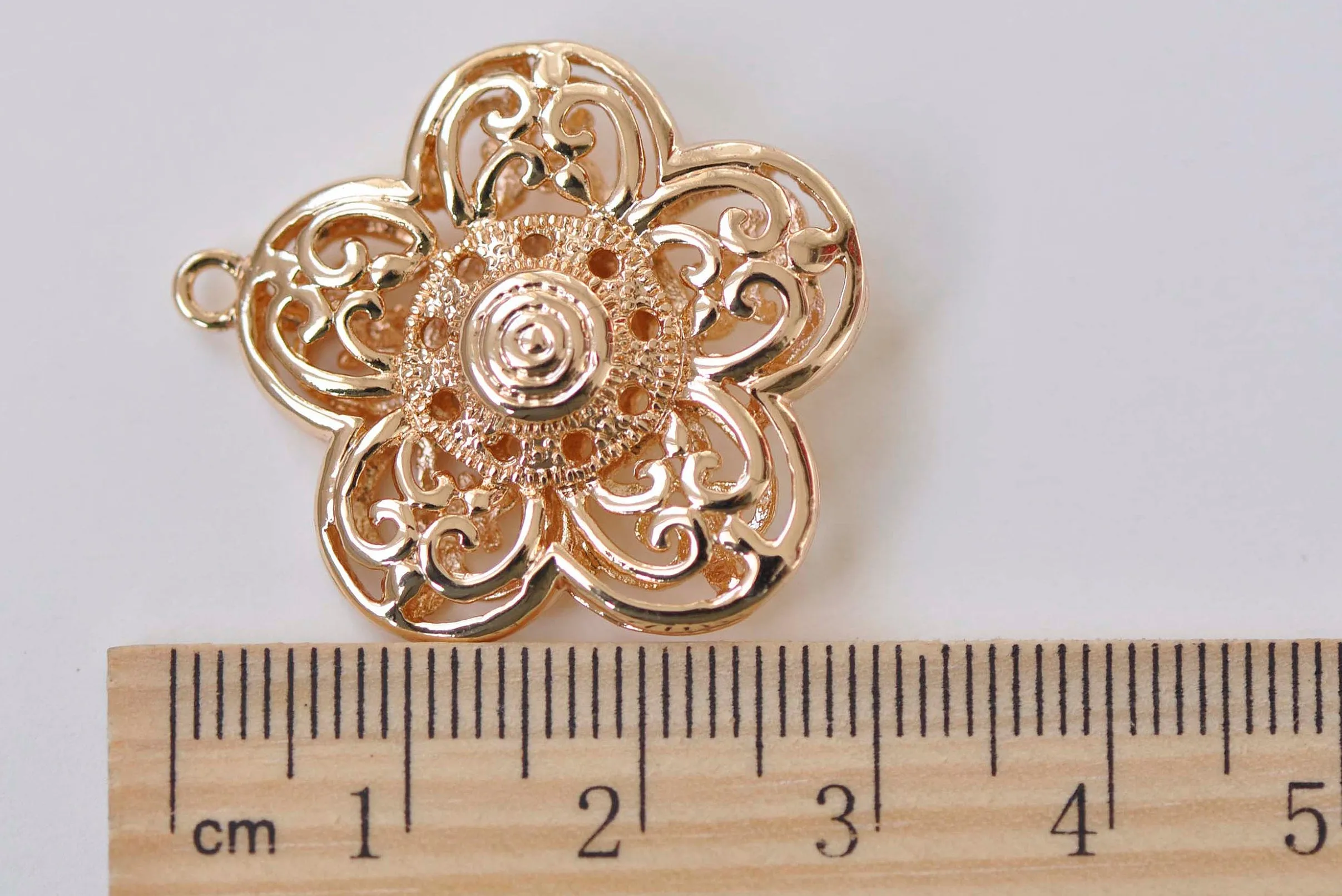 2 pcs 24K Champagne Gold Filigree Flower Pendants  27x30mm A6601