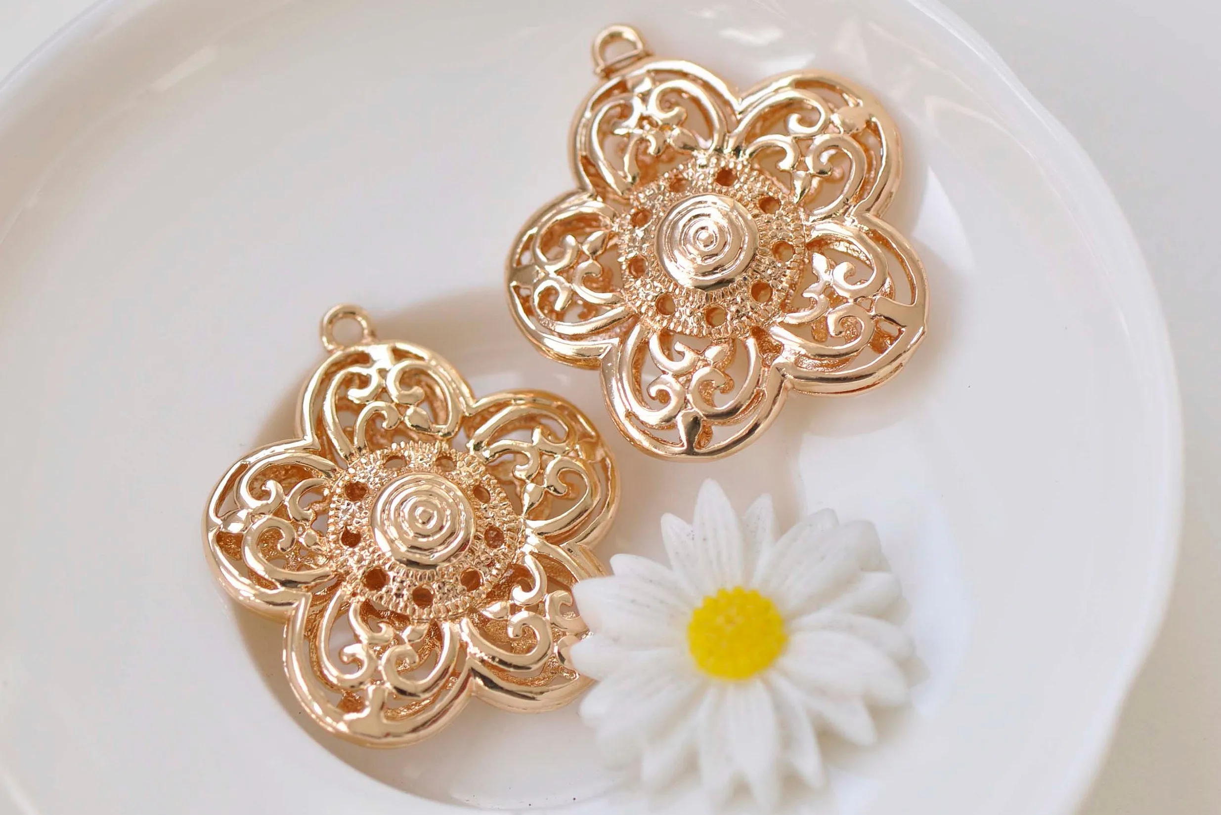 2 pcs 24K Champagne Gold Filigree Flower Pendants  27x30mm A6601