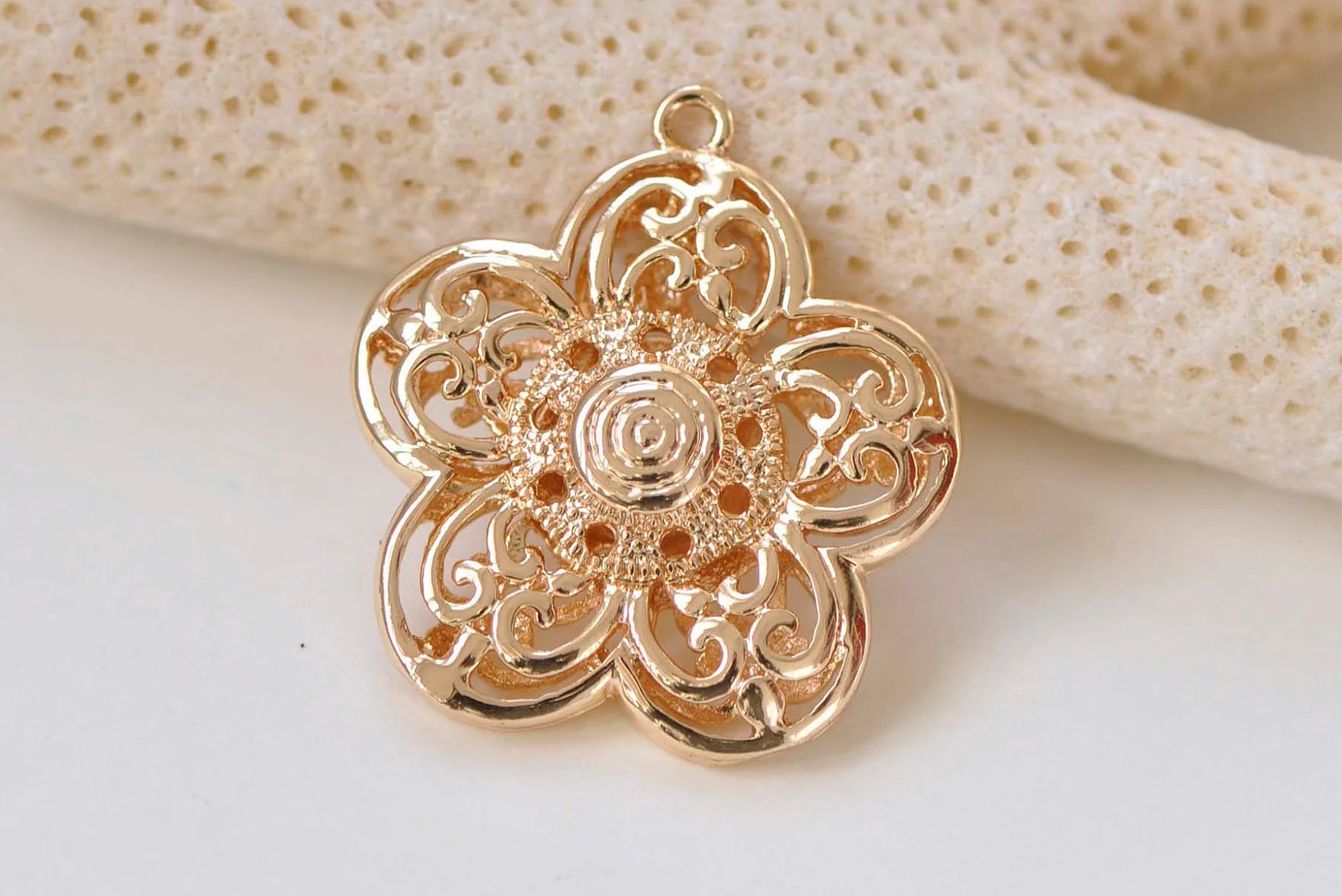 2 pcs 24K Champagne Gold Filigree Flower Pendants  27x30mm A6601