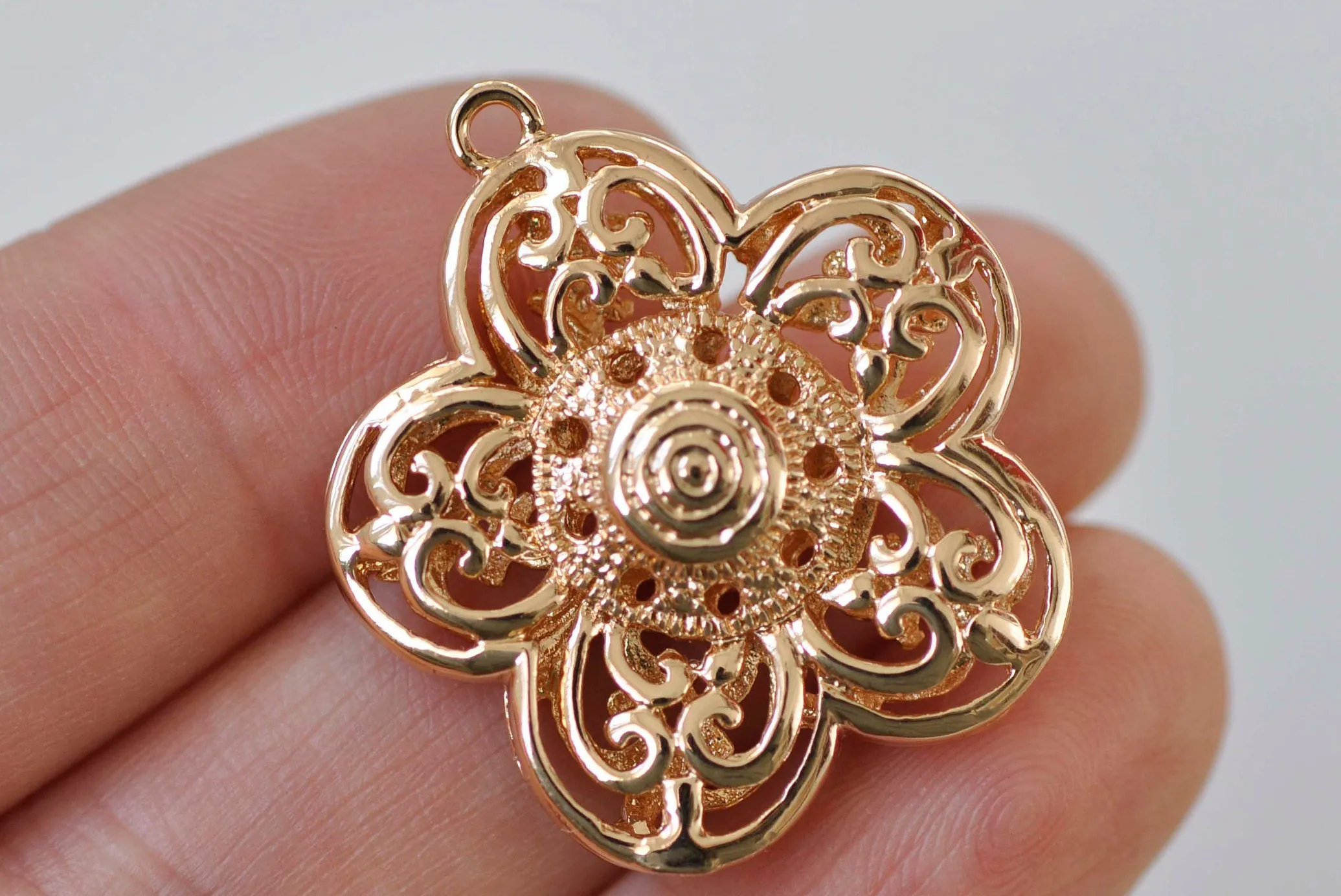 2 pcs 24K Champagne Gold Filigree Flower Pendants  27x30mm A6601