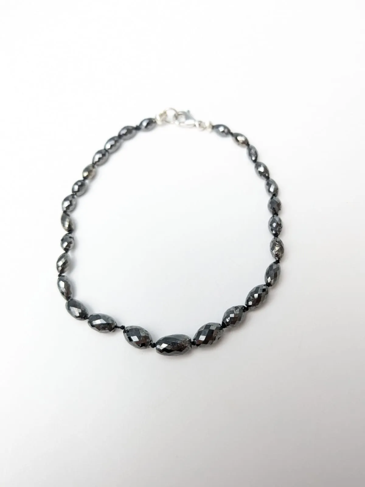 7.0mm X 3.5mm-8.5mm x 4.3mm Black Diamond Oval Bead Knotted Bracelet (18.0cts-24.80cts Tot. Dia. Wt.)