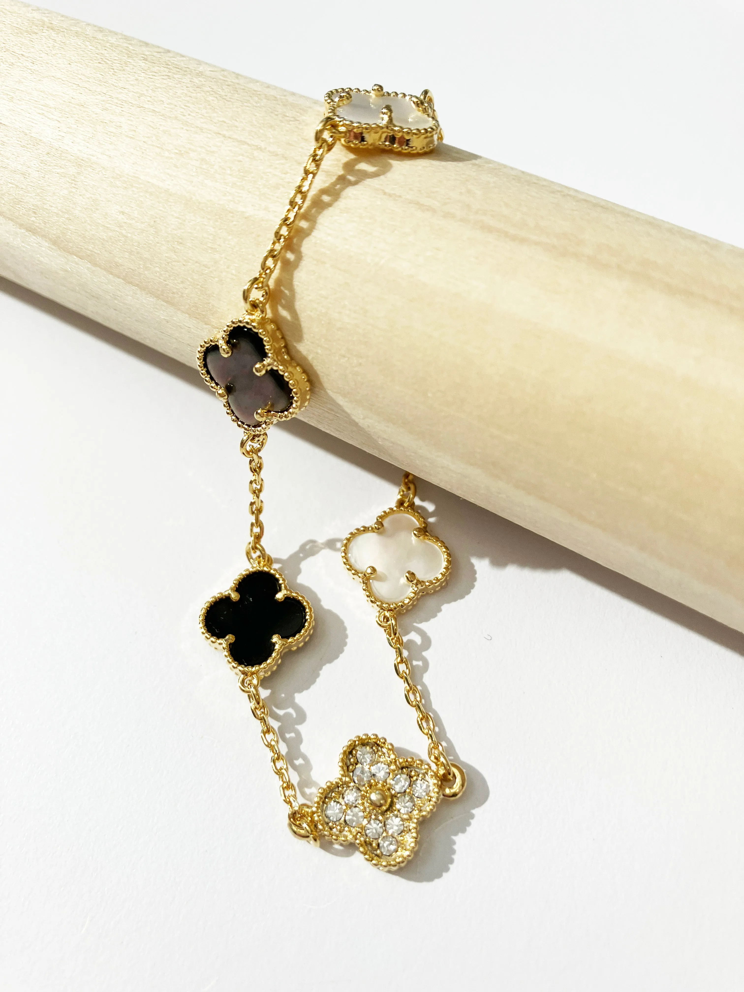 Adjustable Small Onyx Quatrefoil Motif Ring in Gold