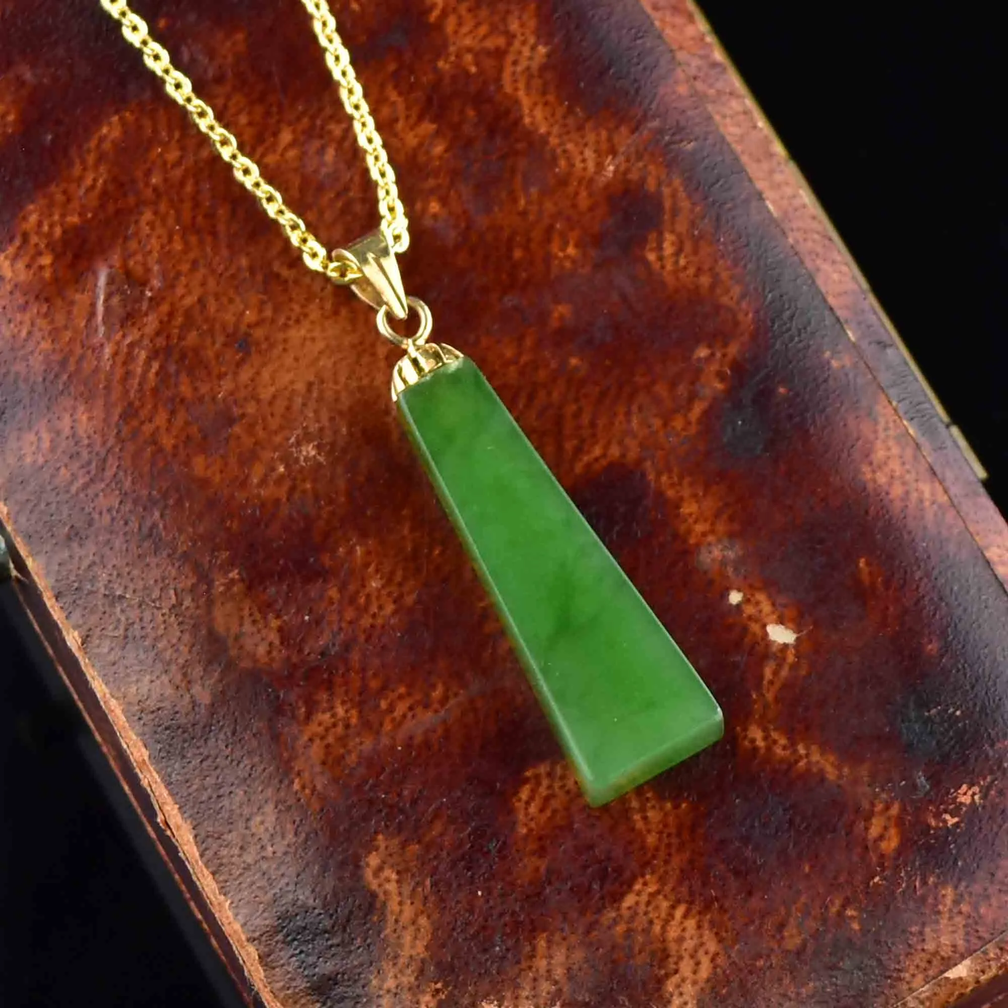 Edwardian Style 14K Gold Jade Pendant Necklace