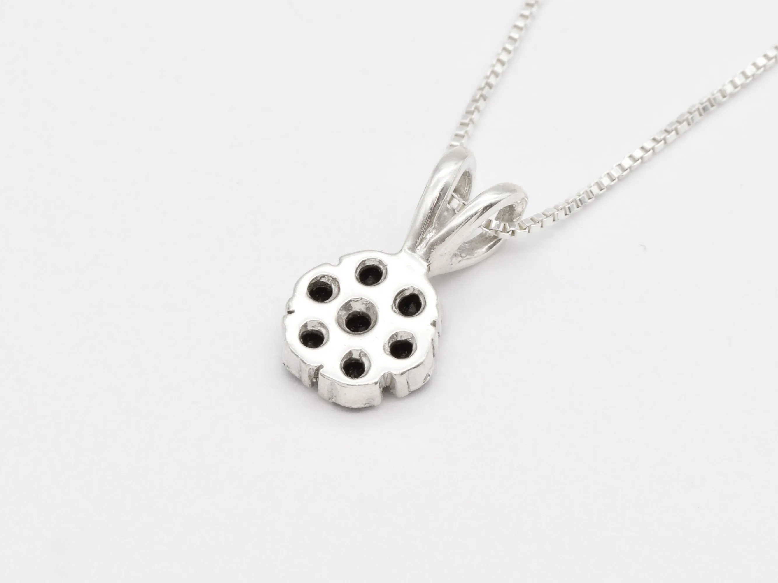 Flower Onyx Pendant - Black Onyx Necklace - Silver Daisy Necklace