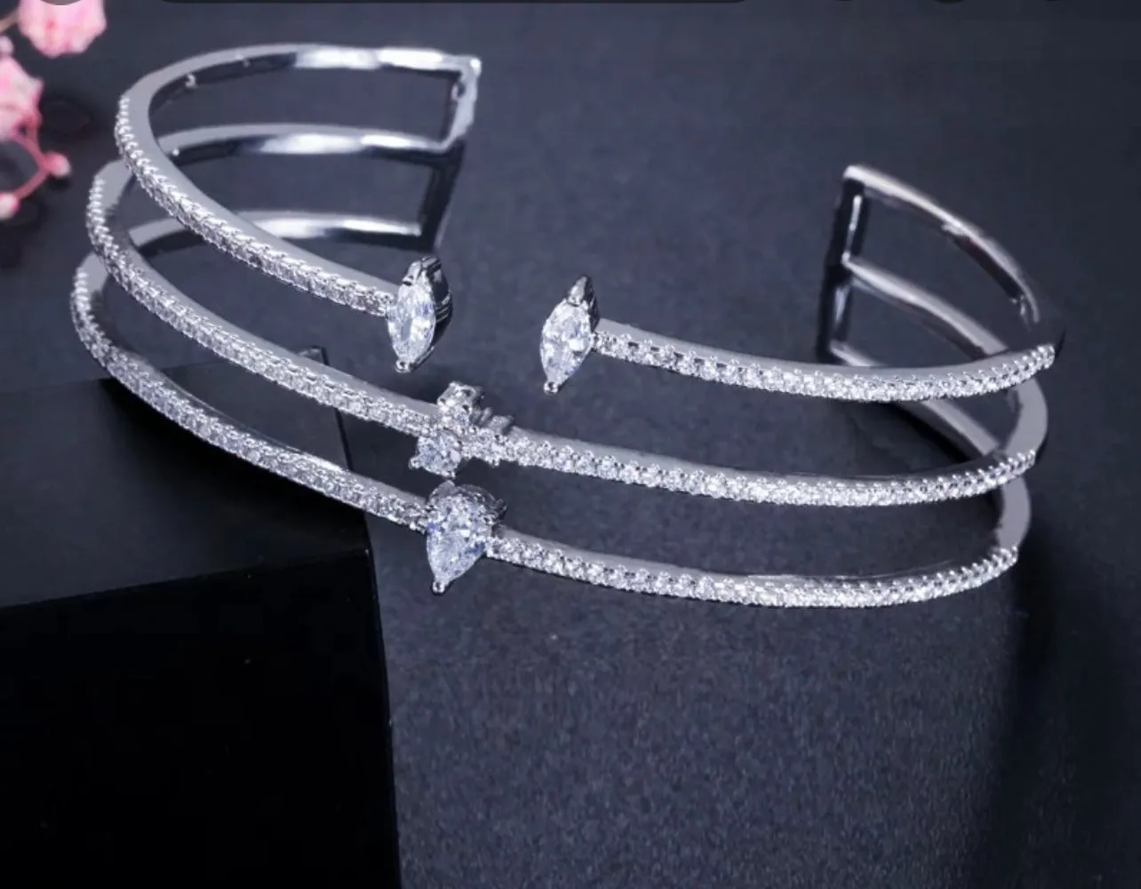 Layla- clear silver pave rhinestone jewelry set