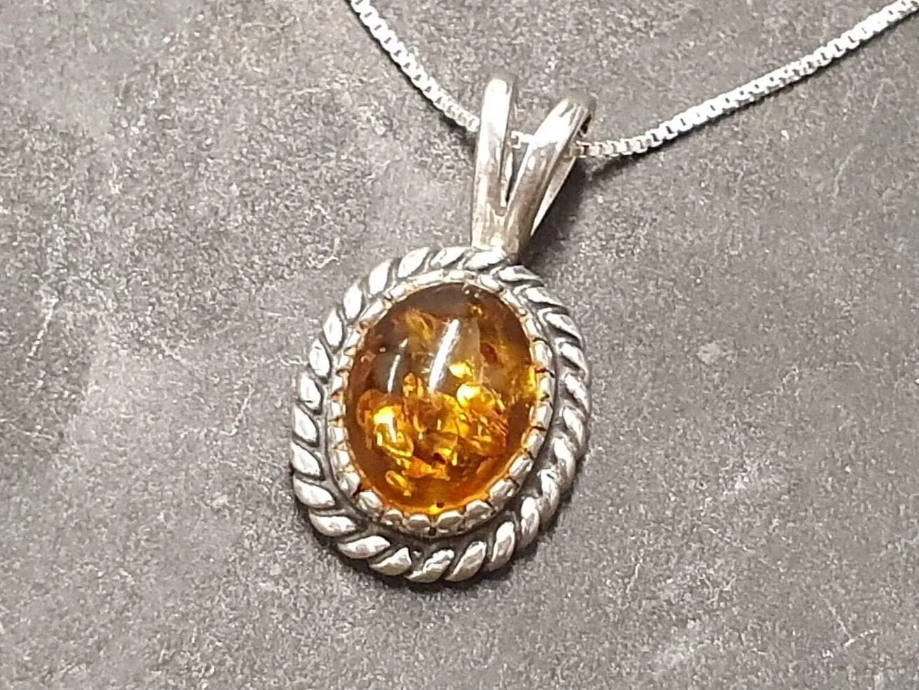 Rectangle Mosaic Lady Pendant in Vintage style
