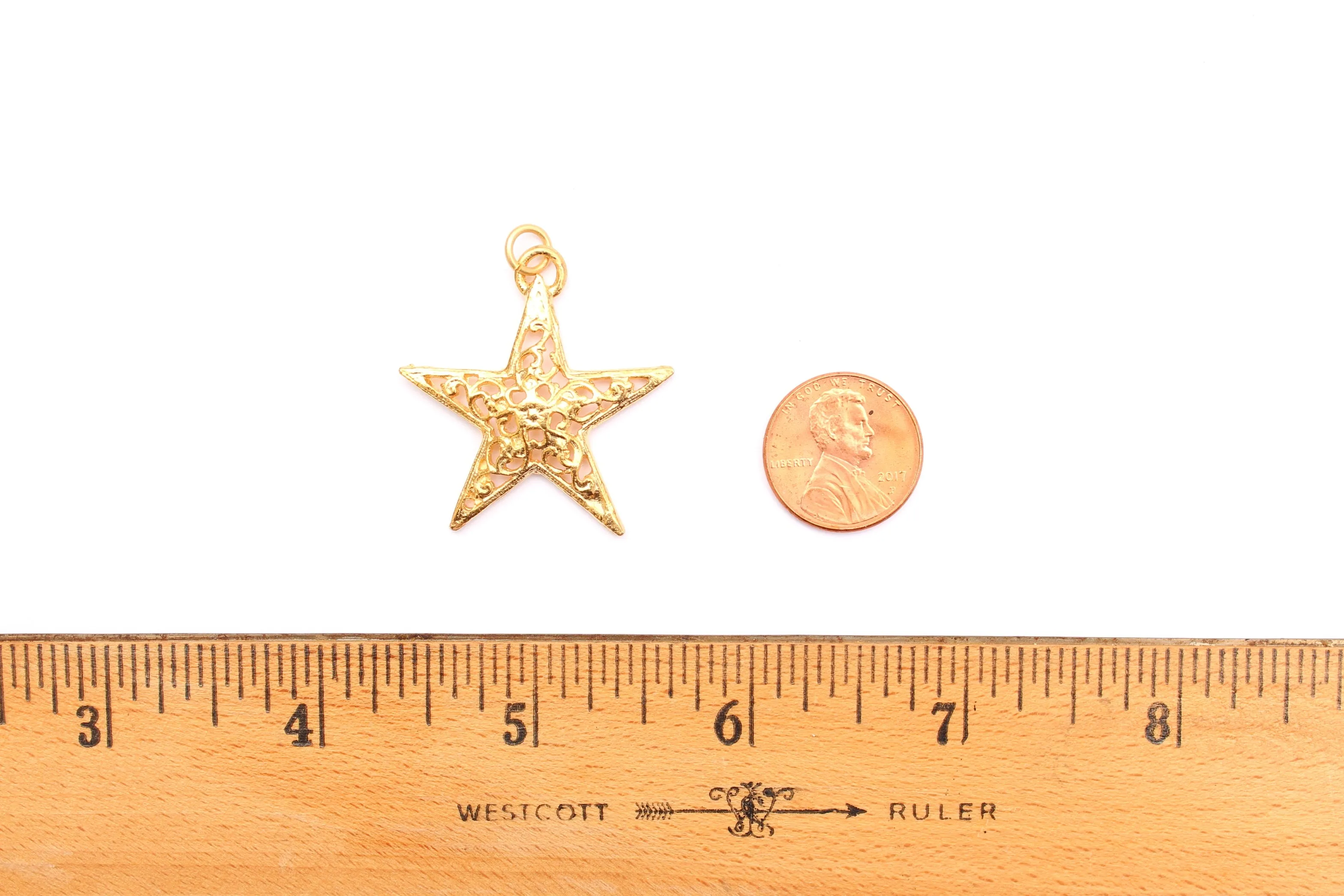 Star Pendant in Britannium – Radiant Filigree Elegance in Metal