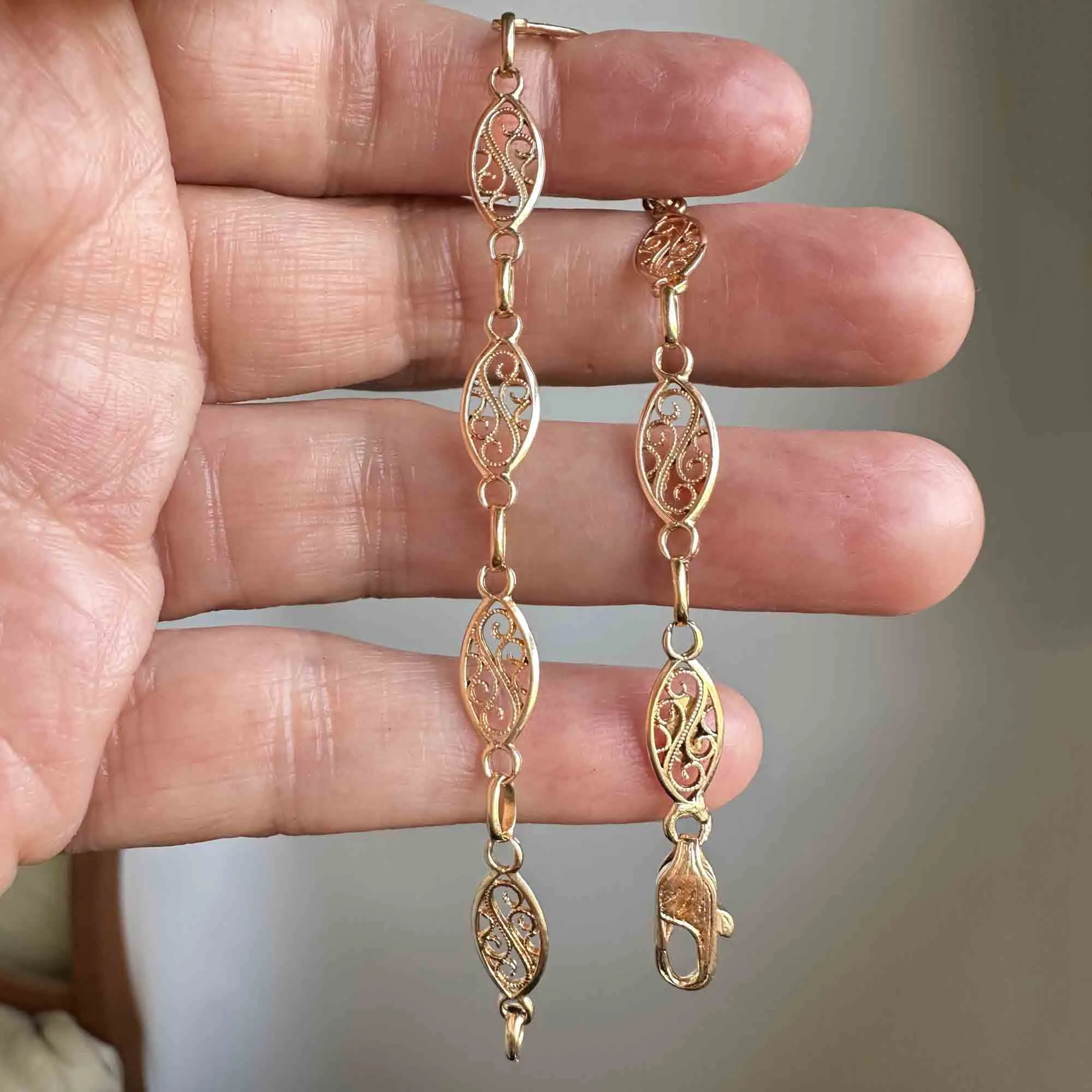 Vintage Solid 14K Gold Filigree Bracelet